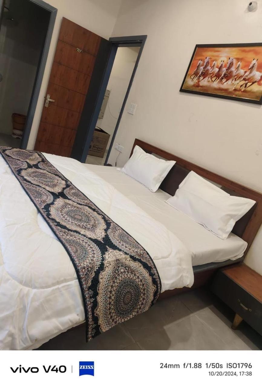 Hotel Bhullar Amritsar Ngoại thất bức ảnh